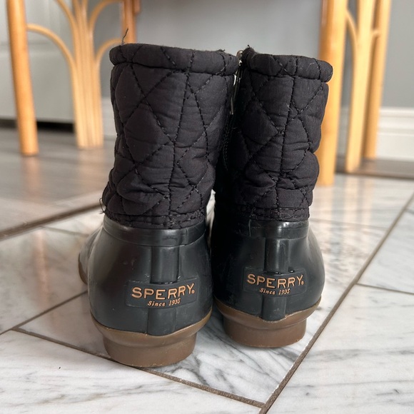 Sperry Girls Salt Water Boot, size 2 - Picture 3 of 4